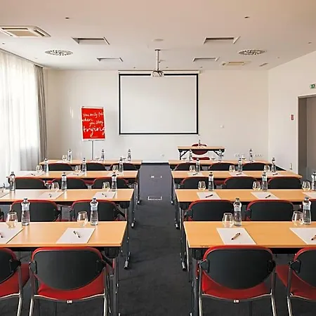 Vienna House Easy By Wyndham Hotel