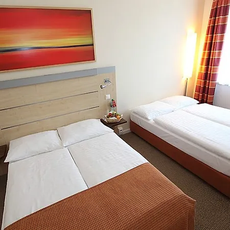 Отель Vienna House Easy By Wyndham 3*