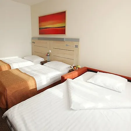 Vienna House Easy By Wyndham 3*