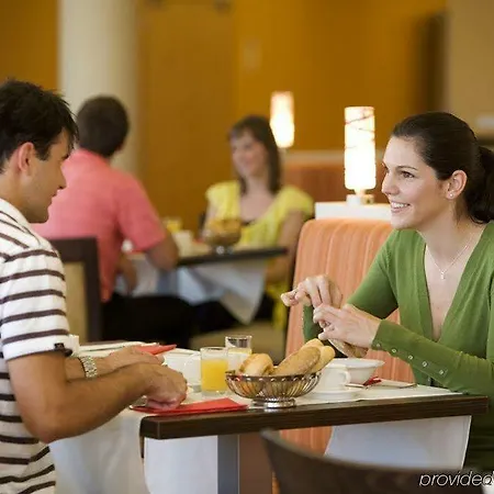 Vienna House Easy By Wyndham 3*